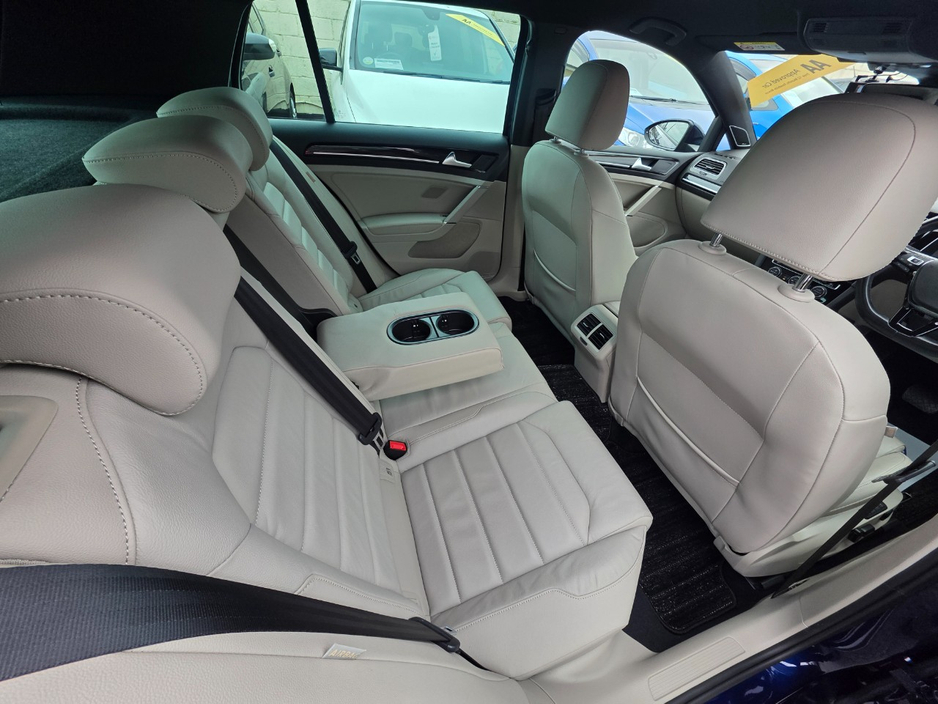 2019 Volkswagen Golf - image 13