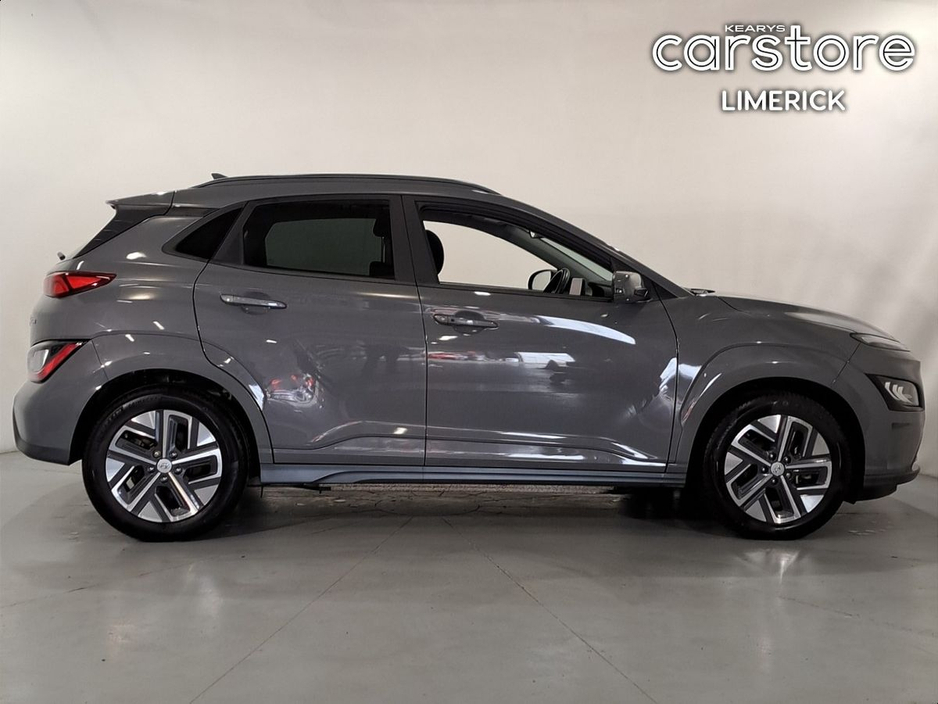 2023 Hyundai Kona - image 2