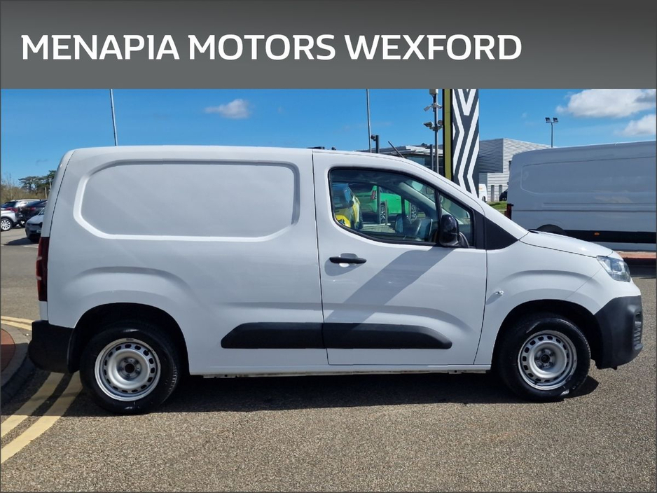 2023 Fiat Doblo - image 7