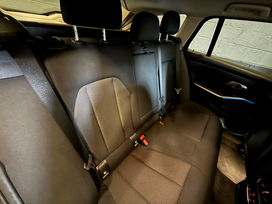 2022 BMW 3 Series 330e SE Pro Auto €22,900