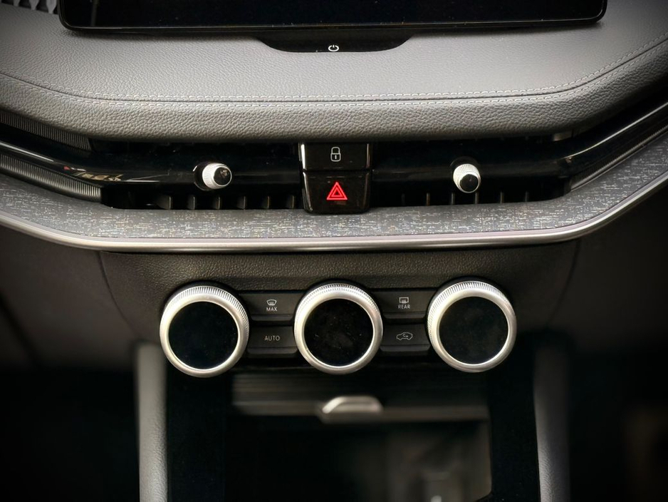 2025 Skoda Superb - image 13