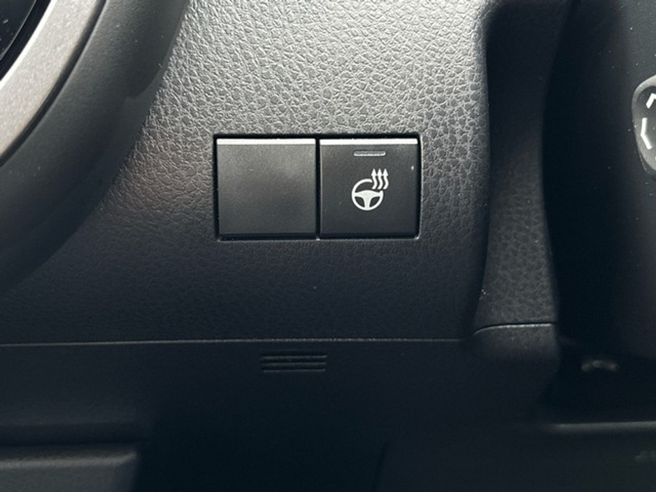 2022 Toyota Camry - image 17