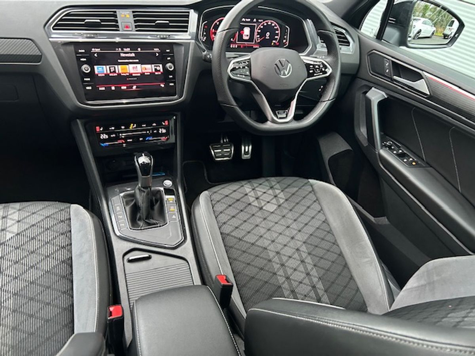 2023 Volkswagen Tiguan - image 4