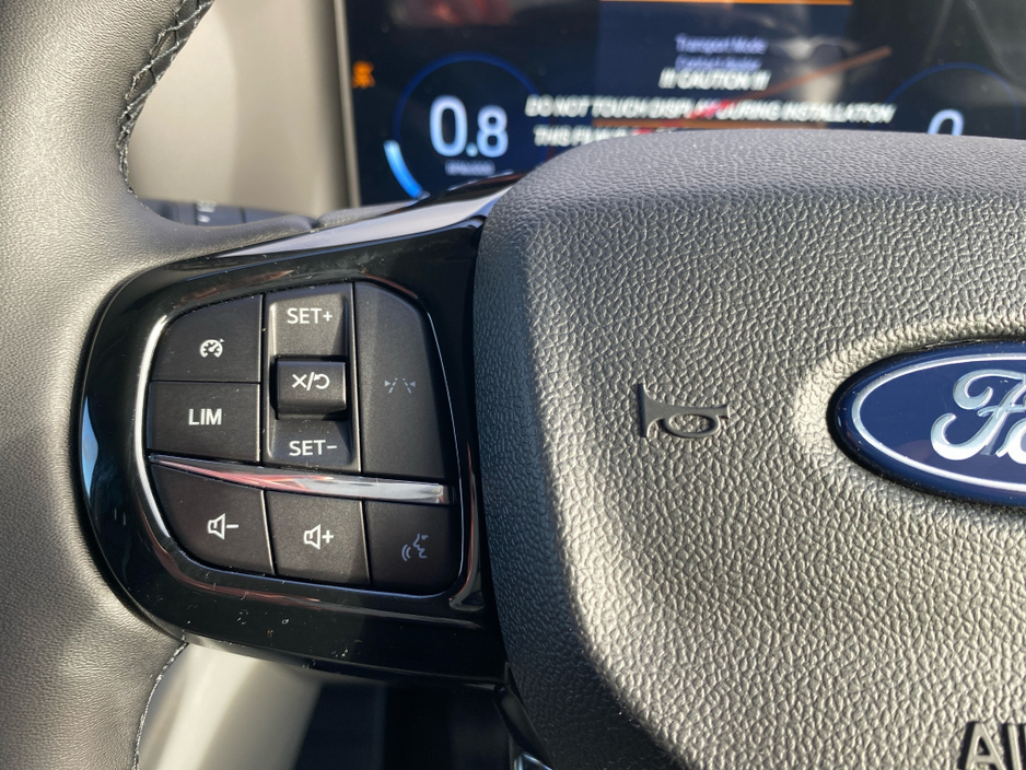 2026 Ford Transit Custom - image 9