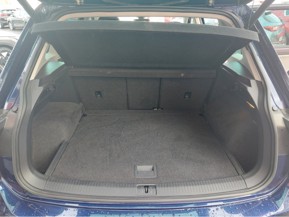 2018 Volkswagen Tiguan - image 12
