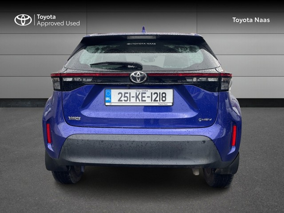 2025 Toyota Yaris Cross - image 4