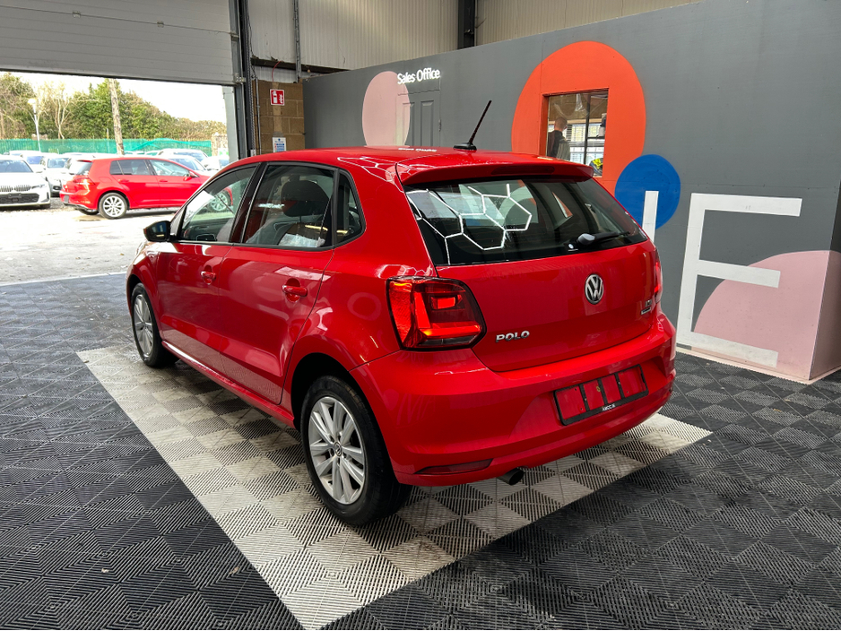 2017 Volkswagen Polo - image 3