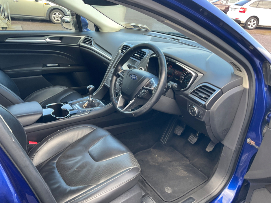 2015 Ford Mondeo - image 3