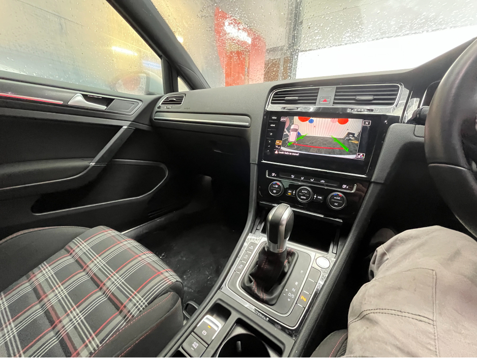 2018 Volkswagen Golf - image 14