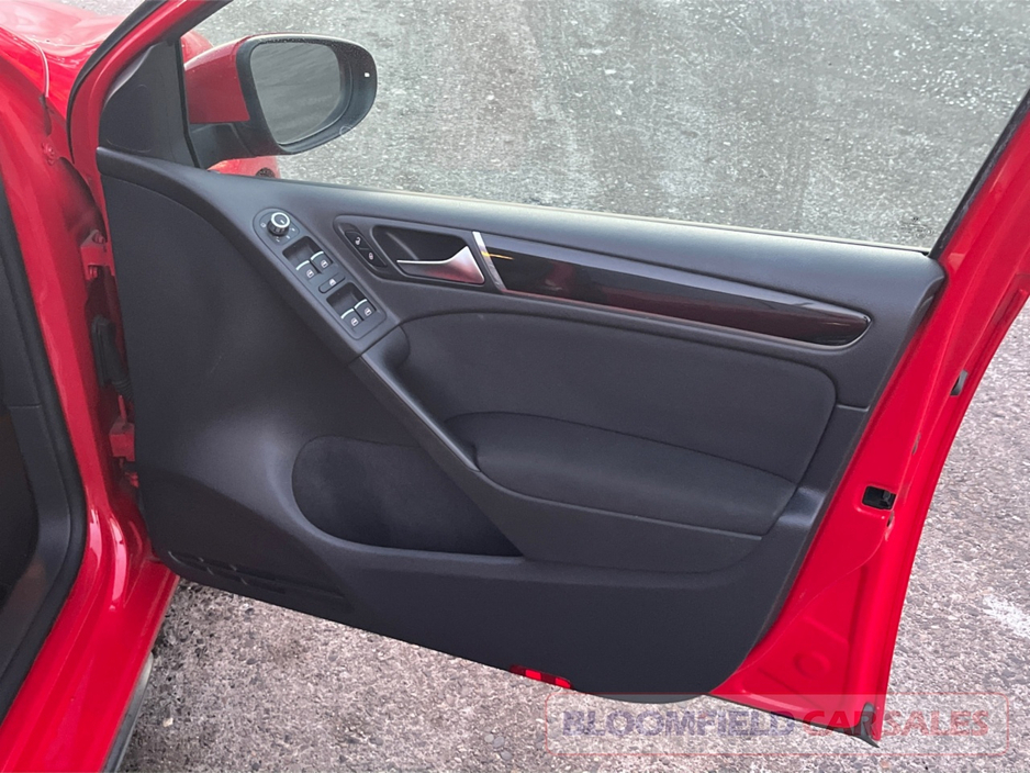 2012 Volkswagen Golf 2.0 GTI , DSG // LOW MILEAGE €13,950