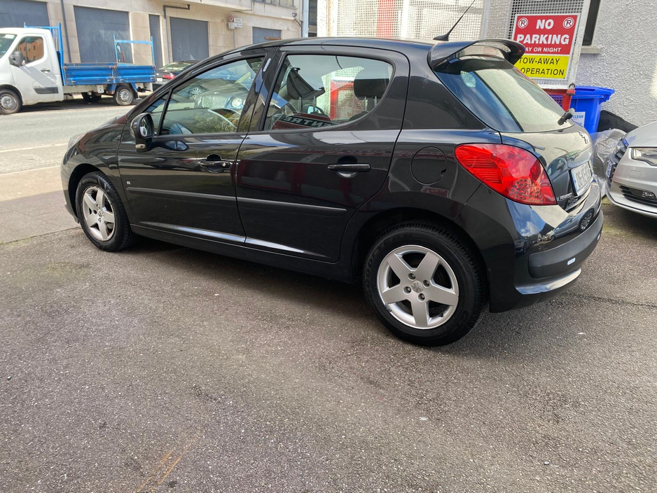 2006 Peugeot 207 - image 11