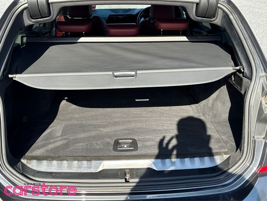 2021 BMW 3 Series - image 18