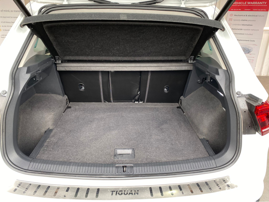 2018 Volkswagen Tiguan - image 26