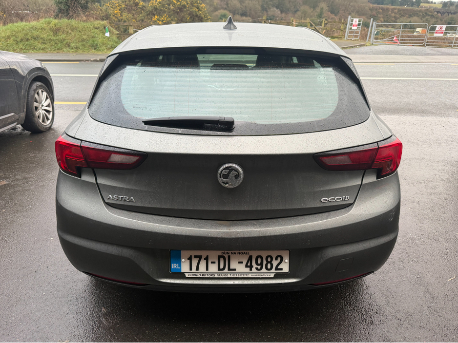 2017 Opel Astra - image 6