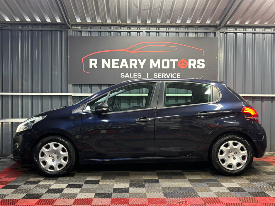 2016 Peugeot 208 - image 4