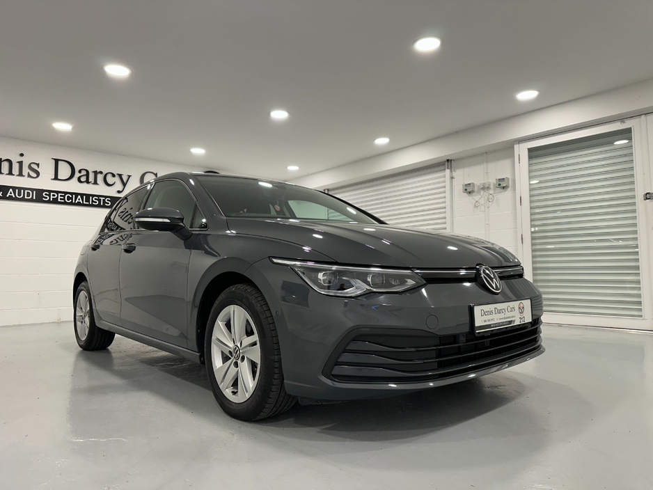 2021 Volkswagen Golf - image 3