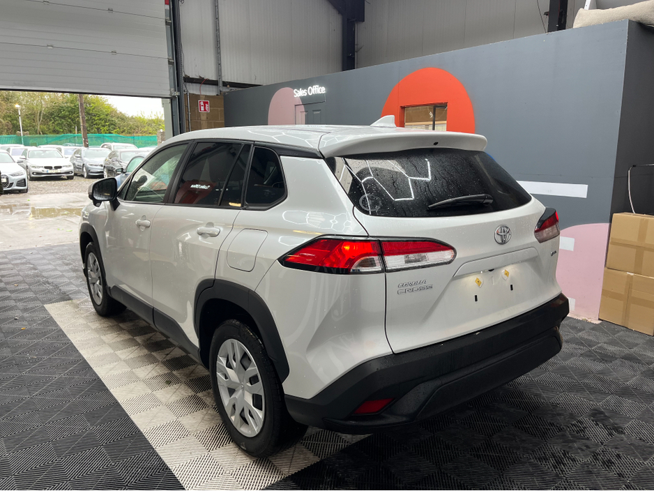2024 Toyota Corolla Cross - image 4
