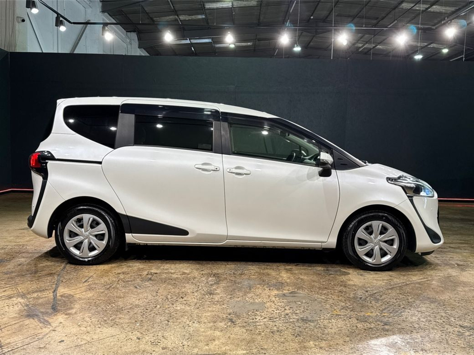 2020 Toyota Sienta 1.5L HYBRID AUTOMATIC - 7 SEATER - CRUISE CONTROL - TOYOTA SAFETY SENSE - REVERSE CAMERA €19,950