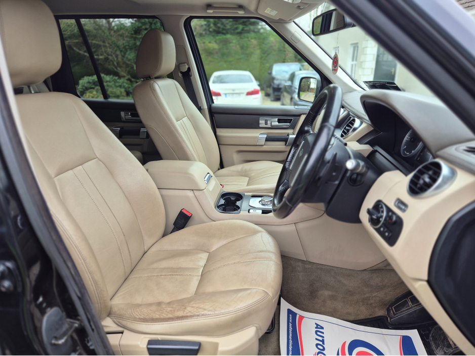 2013 Land Rover Discovery - image 8