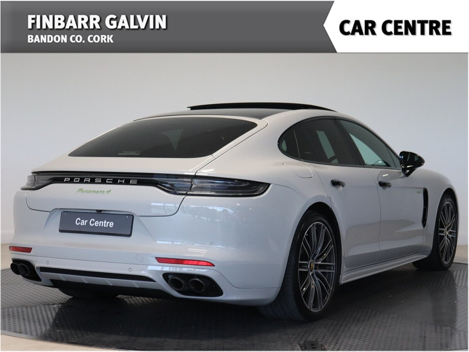 2023 Porsche Panamera - image 7