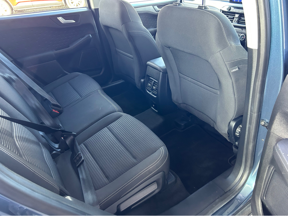 2020 Ford Kuga - image 3