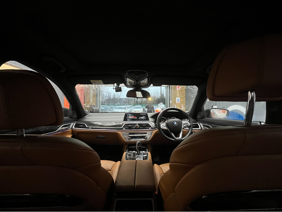 2017 BMW 7 Series €27950! 2017 BMW 740E IPERFORMANCE M-SPORT 2.0 AUTOMATIC / CRUISE CONTROL / 360° PARKING CAMERA / ELECTRIC MEMORY MASSAGING & HEATED SEATS / PADDLE SHIFTERS / PANORAMIC SUNROOF / HEATED REAR SEATS €27,950