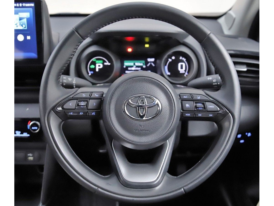 2022 Toyota Yaris Cross - image 22