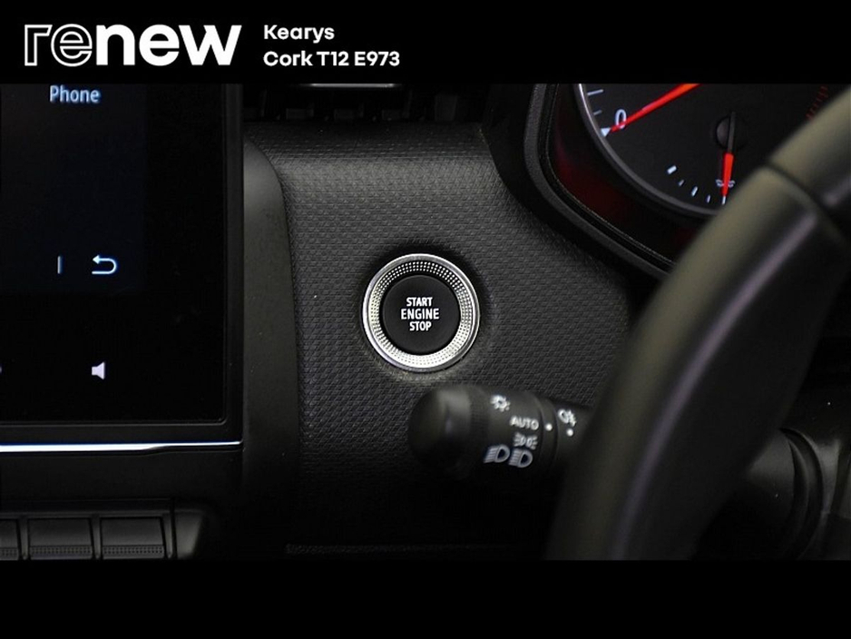 2022 Renault Clio - image 17