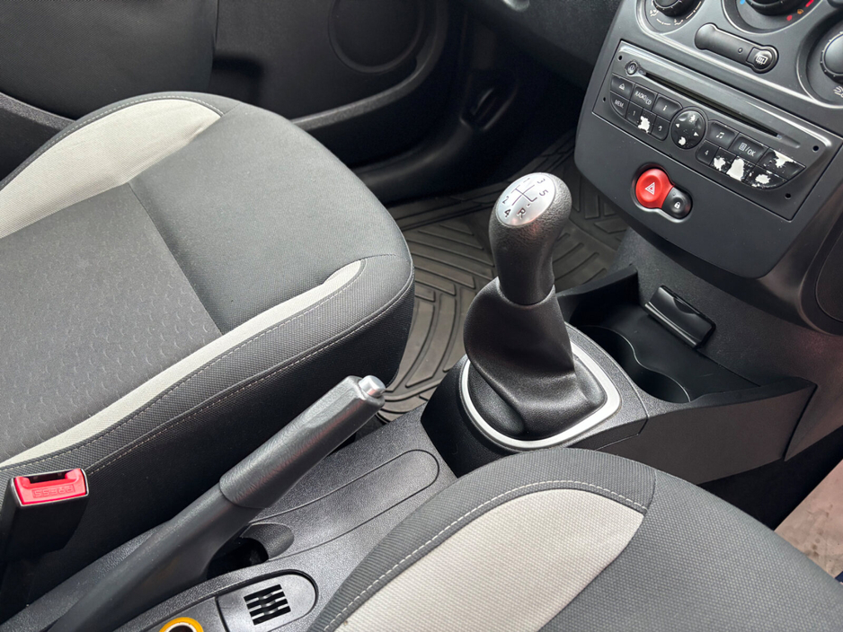 2011 Renault Clio 1.2 16V ETHANOL ROYALE ECO €3,450