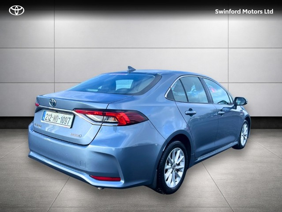 2021 Toyota Corolla - image 2