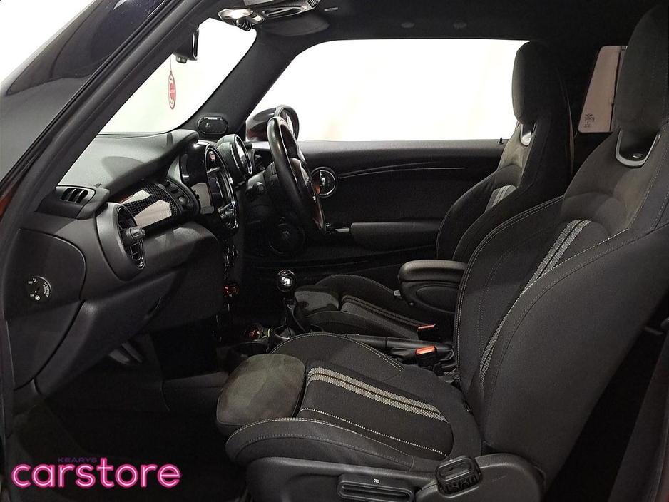 2019 MINI Hatch - image 9