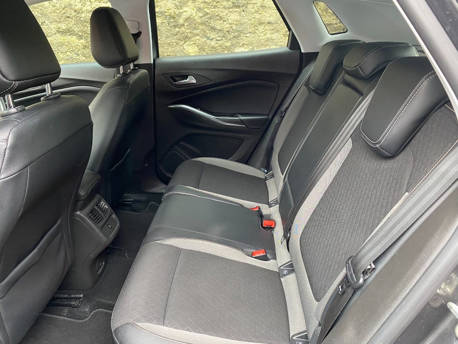 2019 Vauxhall Grandland X - image 16