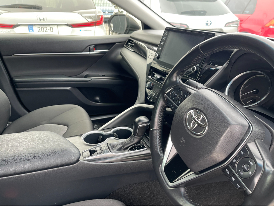 2021 Toyota Camry - image 8