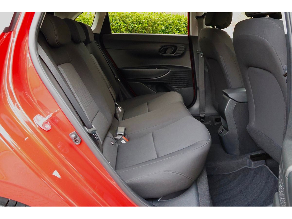 2025 Hyundai i20 - image 14