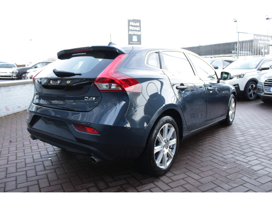 2019 Volvo V40 2.0D4 INSCRIPTION 5DR HATCHBACK AUTO HUGE SPEC  // 1 OWNER CAR // AS NEW CONDITION THROUGHOUT // BUY WITH CONFIDENCE AA AND SIMI APPROVED DEALER 2026 // FINANCE ARRANGED // €19,950