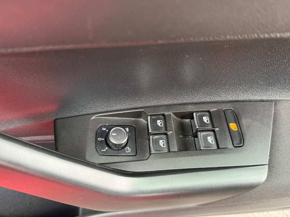 2018 Volkswagen Polo - image 19