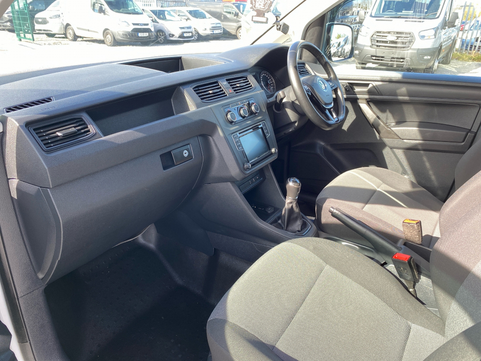 2020 Volkswagen Caddy - image 7