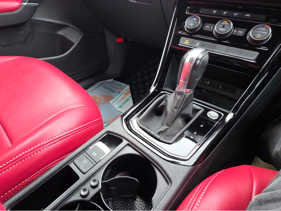 2017 Volkswagen Touran 1.4 R LINE EDITION LEATHER 7 SEATER CARPLAY ANDROID AUTO LARGE TOUCH SCREEN - SPECIALISING IN IMPORTS OF GERMAN AUTOMATIC HI SPEC €19,950