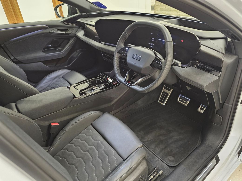 2025 Audi A6 Sportback e-tron - image 10