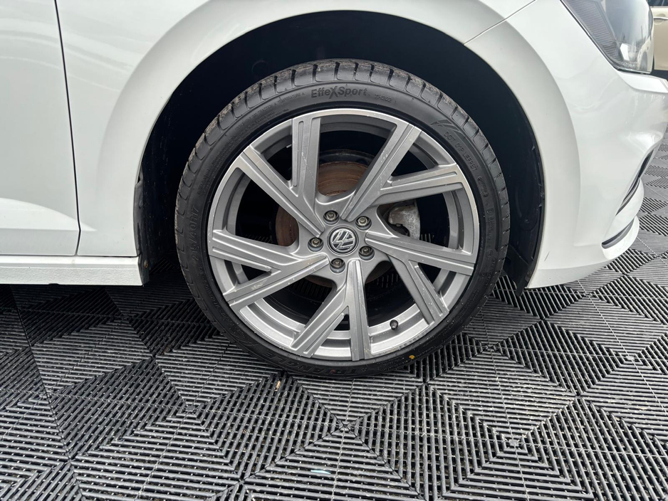 2019 Volkswagen Polo - image 3