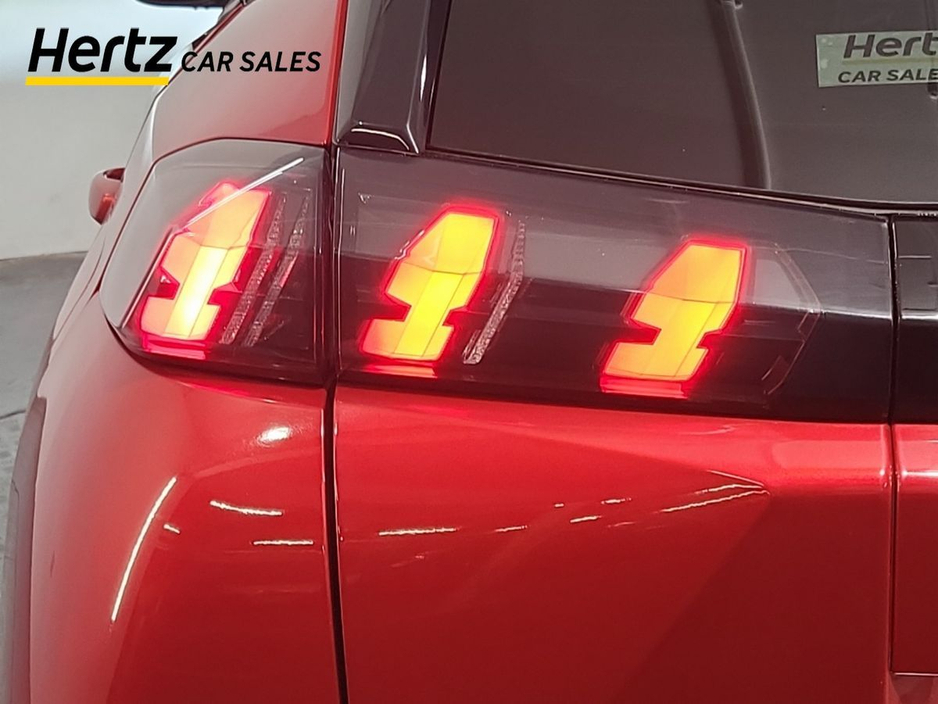 2023 Peugeot 2008 - image 8