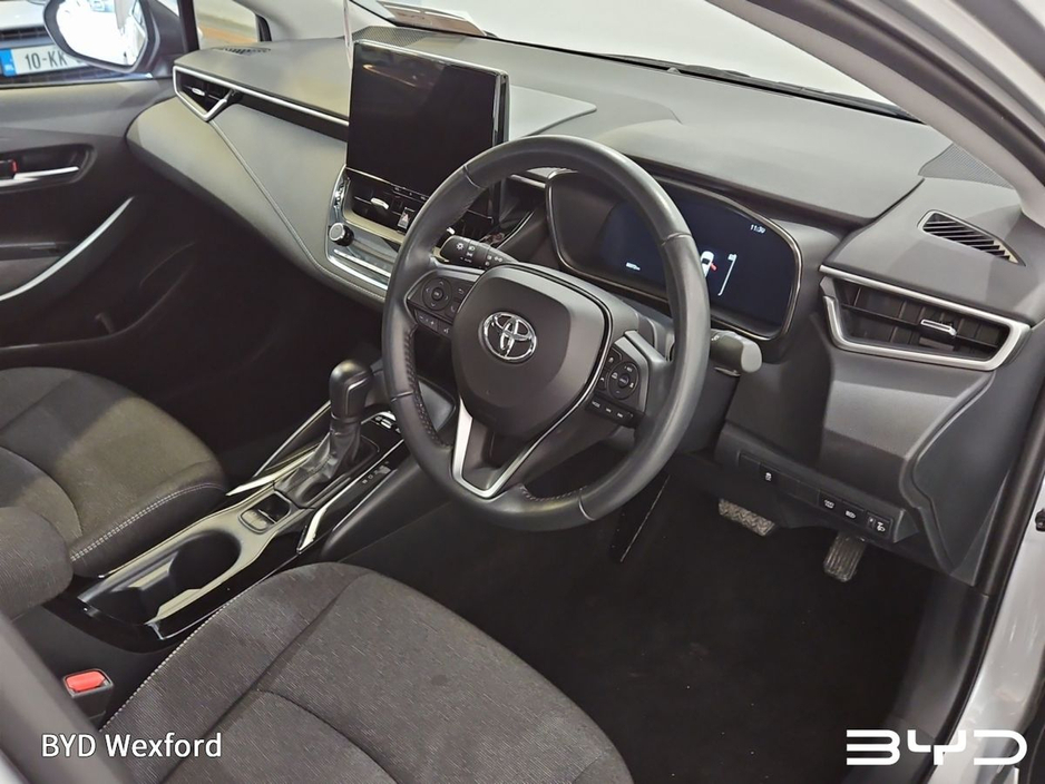 2023 Toyota Corolla - image 8