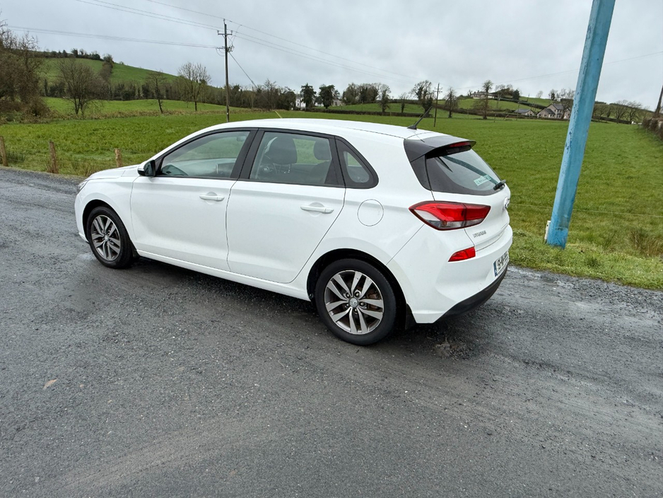 2019 Hyundai i30 - image 4