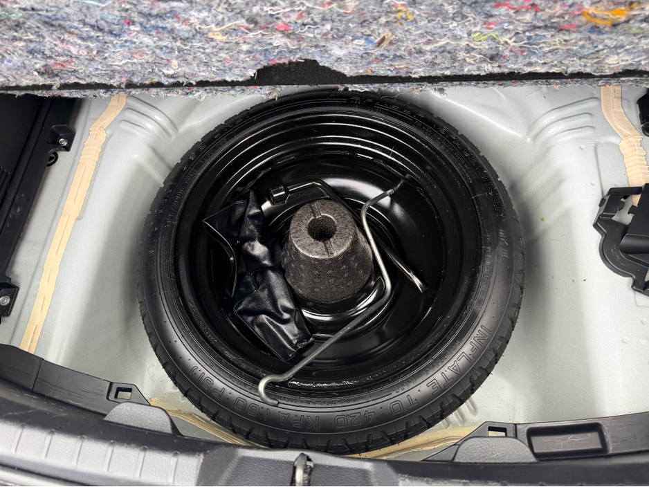 2017 Toyota Yaris Self charge Hybrid - Low Mileage - Fantastic Spec €14,750