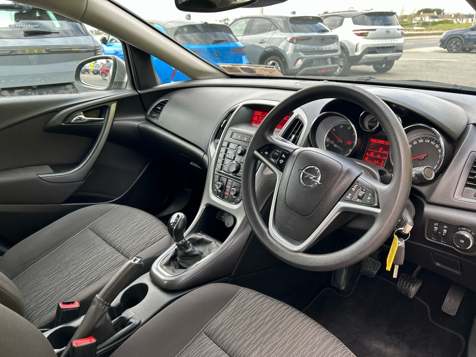 2017 Opel Astra - image 6