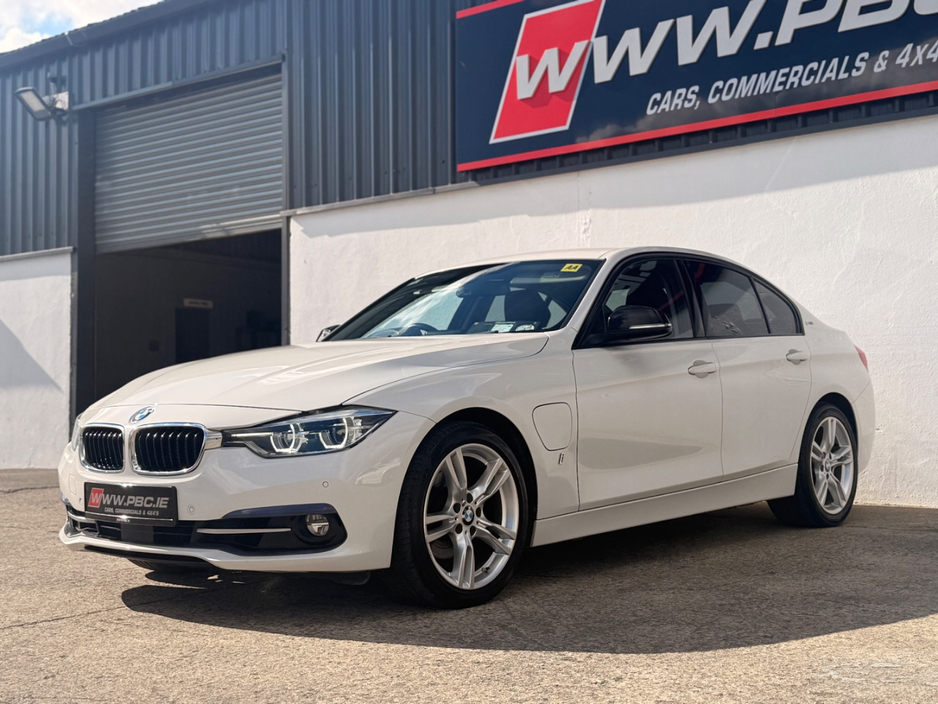 2016 BMW 3 Series - image 19