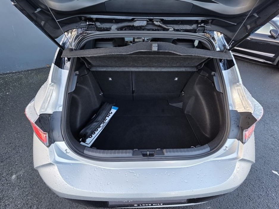 2023 Toyota Corolla - image 10