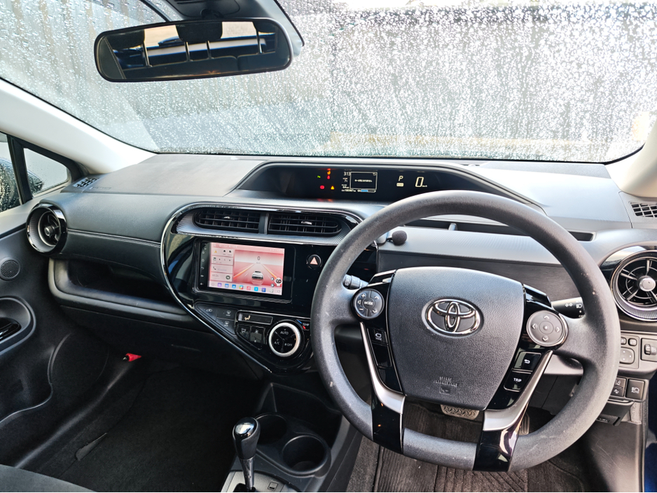 2019 Toyota Aqua - image 6