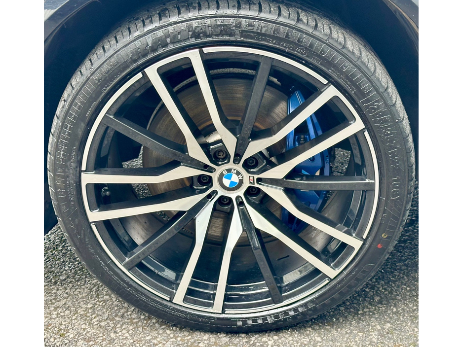 2022 BMW X5 - image 8