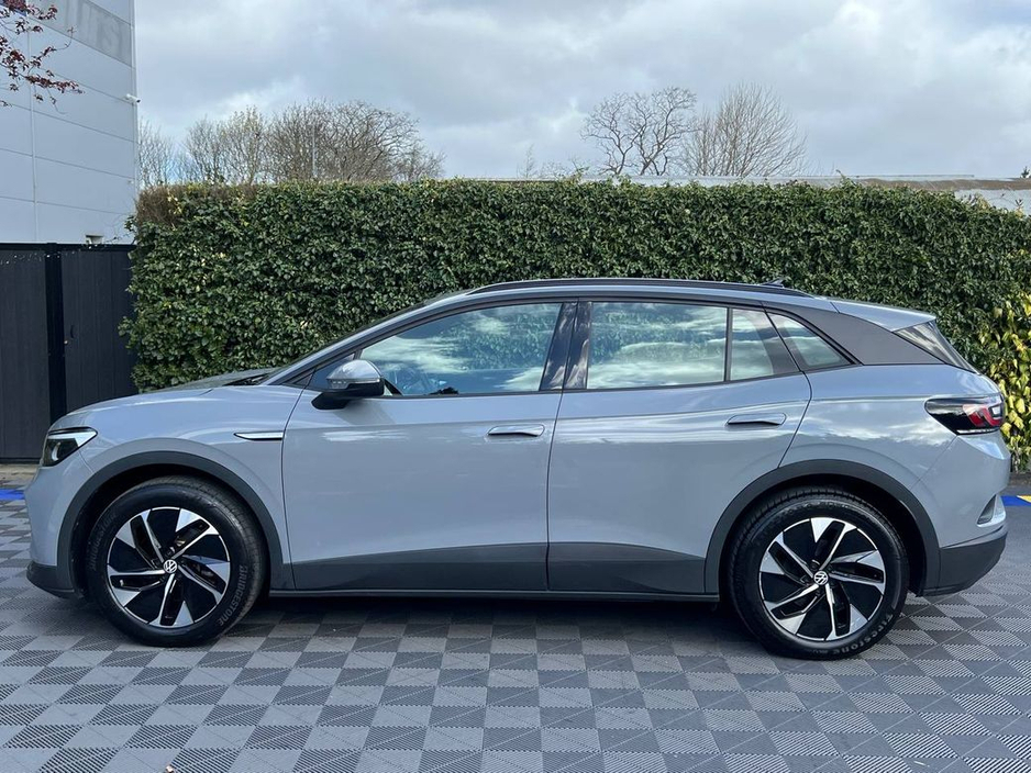 2023 Volkswagen ID.4 - image 3